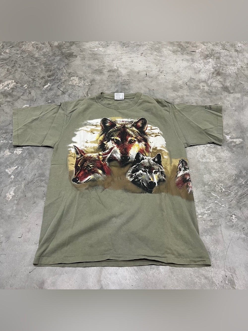 Vintage 90s Wolf Wrap Around Print Large Single Stitch USA Made Mens Faded Green